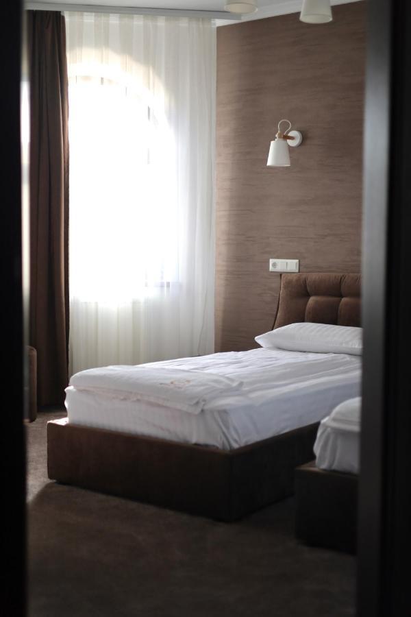 River Stone Hotel Sheshory Eksteriør billede